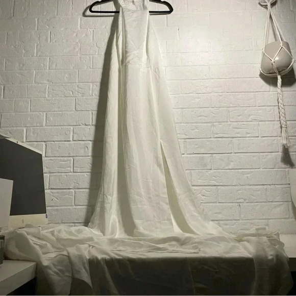 Lulu’s Bridal Dress Size Large Halter Neck Soft Cut Out Back  White Button Train - Picture 14 of 14